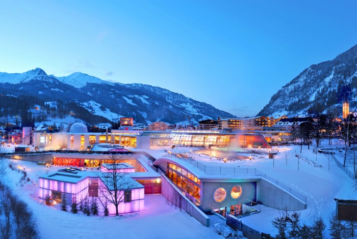 Außenansicht der Alpentherme in Gastein im Winter © Gasteinertal Tourismus