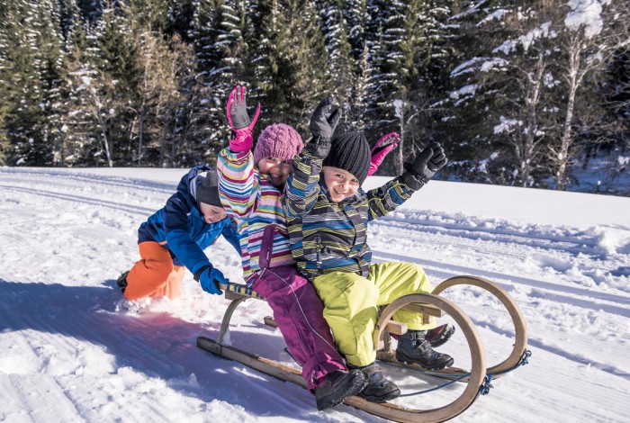 Rodeln mit der Familie © Gasteinertal Tourismus